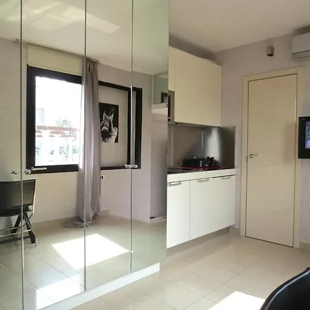 شقة Temporary House - City Centre ميلان