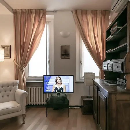Temporary House - City Centre * ميلان